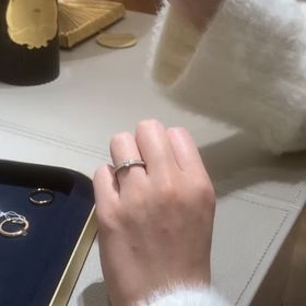【ショーメ(CHAUMET)の口コミ】 ショーメの指輪はどれも素敵でしたが、まわりにも石がついてる、少しキラ…