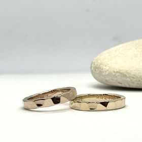 【ichi(イチ)の口コミ】 触り心地が良く、指輪のサイドまで丁寧に作り込まれている。
デザインに飽…