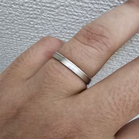 【宝寿堂(ほうじゅどう)の口コミ】 指輪に溝があり、片方はマット加工を入れることが出来ました。プラチナで8…