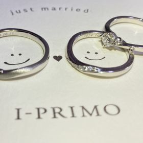 【アイプリモ(I-PRIMO)の口コミ】 小粒なダイヤがキラキラと光る、華やかすぎない煌びやさが素敵な指輪です…