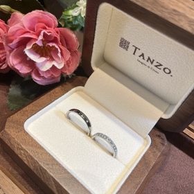 【TANZO.(鍛造指輪)の口コミ】 耐久性が高いとのことで、こちらの指輪にしました。幅もデザインも細部ま…