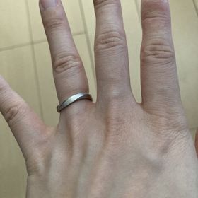 【TANZO.(鍛造指輪)の口コミ】 日常的に永く使えるようにダイヤや溝など複雑なデザインはなくしました。
…