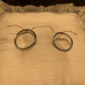 【ケイウノ ブライダル(K.UNO BRIDAL)の口コミ】 価格が良心的なのに品質は価格以上。宝石の位置や刻印の自由度がとても高…