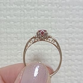 【BELLE BLANCHE(ベルブランシュ)】の口コミ 石が色石からも選べるのと、素材もコンビが出来たり自分の好きな組み合わせ...