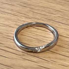 【アイプリモ(I-PRIMO)の口コミ】 指輪のダイヤの数や輝きに惹かれて購入しました！
指輪の種類が沢山あり、…
