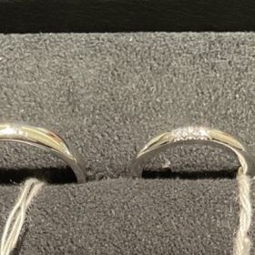 【ティファニー(Tiffany & Co.)の口コミ】 シンプルなデザインでありながら、ダイヤが3つ中央に付いている点が気に入…