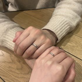 【銀座ダイヤモンドシライシの口コミ】 指輪のデザインはシンプルなものがいいと思っていました。初めて結婚指輪…