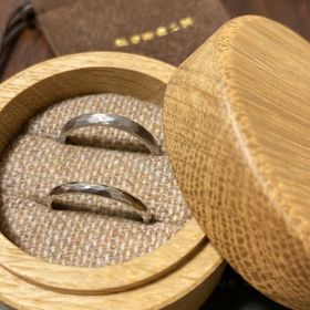 【鎌倉彫金工房の口コミ】 今回、素材は変色しにくさなどを考慮しプラチナを使用しました。デザイン…