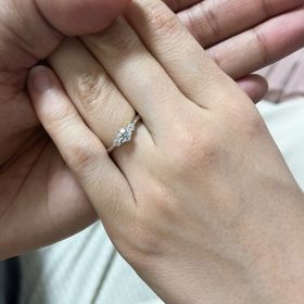 【銀座ダイヤモンドシライシの口コミ】 全てダイヤモンドの選択からデザインまでオーダーしたので
理想通り、また…