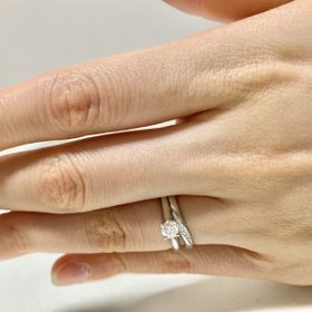 【俄(にわか)の口コミ】 自分の指に合う、細すぎず、太すぎずなサイズ感とダイヤの輝きがあるもの…