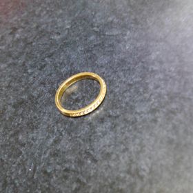 【RUGIADA(ルジアダ)の口コミ】 少しデザインのある指輪を探していました。

つけたときにキラッと華やか…