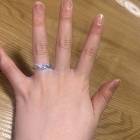 【RosettE(ロゼット)の口コミ】 ダイヤとサイドの輝きやウェーブのデザインがとても可愛いく、他の商品と…