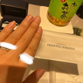 【銀座ダイヤモンドシライシの口コミ】 ピッタリエンゲージと重なり、ゴージャス感もあり
かなり指に馴染んでいて…