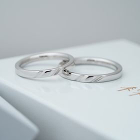 【THREE TREES(スリーツリーズ)の口コミ】 自分たちが作りたいと思ったデザインの指輪を作れるので、
世界に一つだけ…