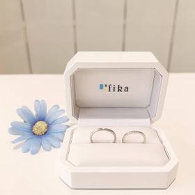 【fika (フィーカ)の口コミ】 女性用はキラキラしすぎず、ウェーブがかかっていて、シンプルになりすぎ…