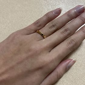【ショーメ(CHAUMET)の口コミ】 個性的なデザインだけど、すっと指に馴染みます。
蜂をモチーフにするとい…