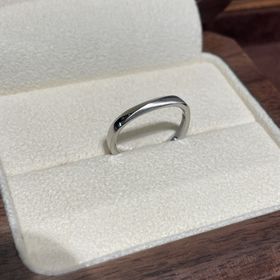 【TANZO.(鍛造指輪)の口コミ】 指輪がとても付けやすく、指が痛くなりにくい加工であるヒラコウマル。何…
