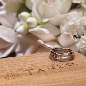 【TANZO.(鍛造指輪)の口コミ】 シンプルでオリジナリティのあるデザインにしたく、フルオーダーで製作し…