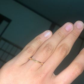 【Galopine & Galopin(ガロピーネガロパン)の口コミ】 人と被らないデザインで一目惚れしました。私の指は骨太でゴツゴツしてい…