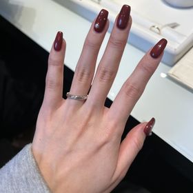 【ROYAL ASSCHER(ロイヤル・アッシャー)の口コミ】 シンプルだけど、シンプルすぎないデザインで毎日飽きずに着け続けられる…