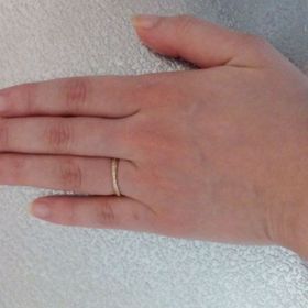 【天久加工所の口コミ】 小さいダイヤモンドですが、かなりの数があしらわれていてキラキラと綺麗…