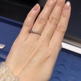 【銀座ダイヤモンドシライシの口コミ】 ほどよいウェーブ感で女性らし過ぎないのが良いです。
また他のブランドで…