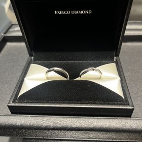 【エクセルコダイヤモンド(EXELCO DIAMOND)の口コミ】 他とかぶるデザインではない指輪を希望していたので、ねじれやつや消し、…