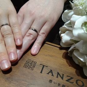 【TANZO.(鍛造指輪)の口コミ】 事前にいくつかのお店で結婚指輪を見ていて、自分なりにこんなデザインの…