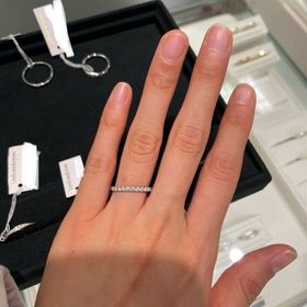 【ヴァンドーム青山(VENDOME AOYAMA)の口コミ】 つめ留めのハーフエタニティリングでした。ダイヤモンドの輝きが全然違い…
