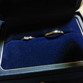 【銀座ダイヤモンドシライシの口コミ】 ダイヤが埋め込まれてるものではなく、立て爪でついてるのが欲しい！と思…