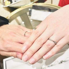 【シャネル(CHANEL)の口コミ】 カメリアコレクションのハーフエタニティリングです。上から見るとお花の…