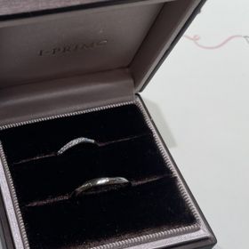 【アイプリモ(I-PRIMO)の口コミ】 指輪の決め手は、男性の方は、指が太めの方でも緩めのウェーブがあるため…