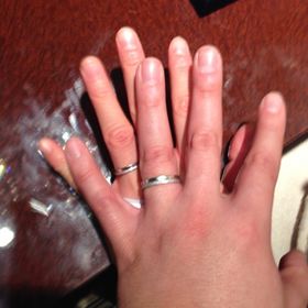 【JEWELRY  KAMATA(ジュエリーかまた)の口コミ】 ツヤ消し加工と凹凸部分のデザインが良く、シンプルでありながらも存在感…