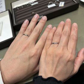 【アイプリモ(I-PRIMO)の口コミ】 ストレートで、ダイヤモンドがウェーブに入っている指輪を探していました…