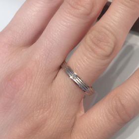 【LANVIN(ランバン)の口コミ】 表面がプラチナで裏面が18金ゴールドのコンビネーションリングでしたが、…