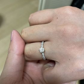 【宝寿堂(ほうじゅどう)の口コミ】 ティアラのようなデザインでメレダイヤがいっぱい入っていて豪華なところ
…