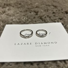【ラザール ダイヤモンド(LAZARE DIAMOND)の口コミ】 V字のデザインを探していて
シンプルな上に上品なデザインで気に入ってい…