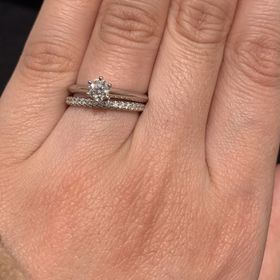 【STAR JEWELRY(スタージュエリー)の口コミ】 エタニティリングを結婚指輪、一粒ダイヤのリングを婚約指輪に見立てまし…
