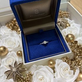【BRILLIANCE+(ブリリアンスプラス)の口コミ】 婚約指輪はサイドストーンがあるタイプがいいなと漠然と考えており、お店…