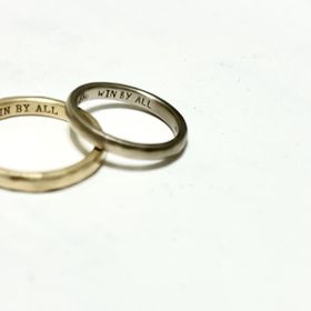 【uchimari(ウチマリ)の口コミ】 指輪のおすすめポイントは、沢山の種類の柄や形や素材から選べることです…