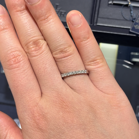 【ROYAL ASSCHER(ロイヤル・アッシャー)の口コミ】 ロイヤルアッシャーさんは、エタニティリングの種類がかなり豊富ですが、…