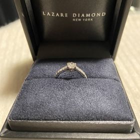 【ラザール ダイヤモンド(LAZARE DIAMOND)の口コミ】 婚約指輪はメレダイヤモンドと決めていたのでデザインはこの種類一択でし…
