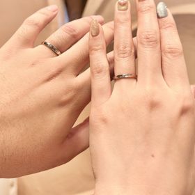 【ケイウノ ブライダル(K.UNO BRIDAL)の口コミ】 二人ともベイマックスが好きなので内側に刻印して頂きました。2人だけでの…