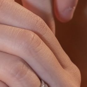 【ティファニー(Tiffany & Co.)の口コミ】 一見、とってもシンプルなのですが、シンプルな中にも一粒のダイヤモンド…