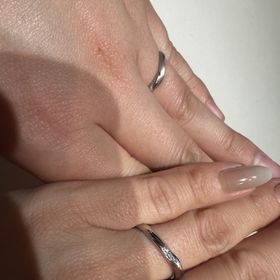 【アイプリモ(I-PRIMO)の口コミ】 男性にあまりないマットなデザイン、女性はダイヤがしっかり入っておりキ…