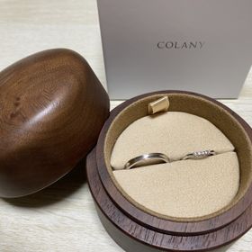 【COLANY(コラニー)の口コミ】 他の指輪に比べて、男女でデザインのテイストが少し異なっている点が、自…
