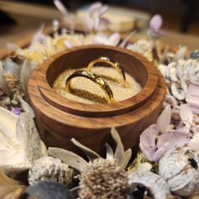 【鎌倉彫金工房の口コミ】 メンズはつちめ加工、レディースはワンポイントのダイヤでそれぞれのやり…