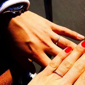 【AHKAH(アーカー)の口コミ】 もともとAHKAHが好きで、婚約指輪もこちらの物にしたので、結婚指輪もまず…