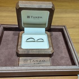 【TANZO.(鍛造指輪)の口コミ】 素材もデザインも自由自在に選ぶことが出来ました。
好みのデザインが定ま…