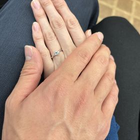 【SO(ソウ)】の口コミ 誕生石の婚約指輪が選べる数少ないブランドです。
形もシンプルなものから...